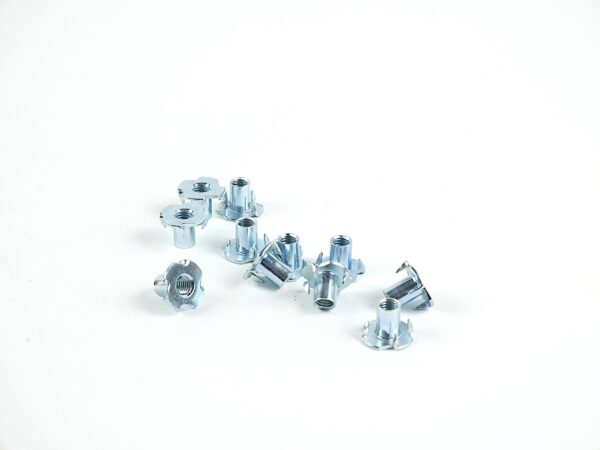 Nakrętka pazurkowa M8×15