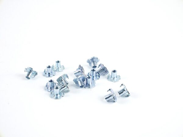 Nakrętka pazurkowa M6×12